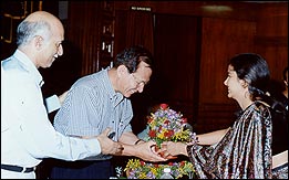 Prof. K.S. Chang being welcomed by Dr. V. Prakash at IFTTC